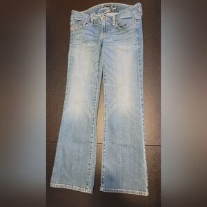 American Eagle Favorite Boyfriend Low rise bootcut jeans, size 6